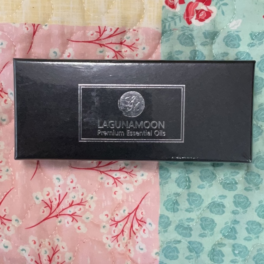Lagunamoon Essential Oils Gift Set, 6 Pcs Pure Essential Oils New in box.